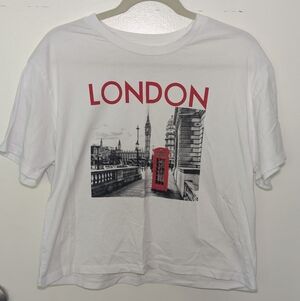 House Of Cotton White T-Shirt with London Graphic